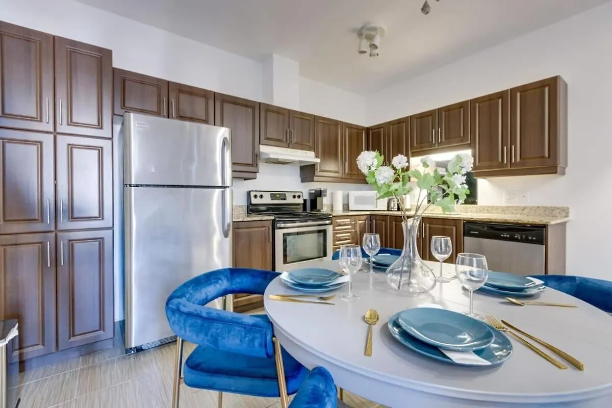 몬트리올 M11 Gorgeous 3Br Wkingbed Perfect Location 아파트